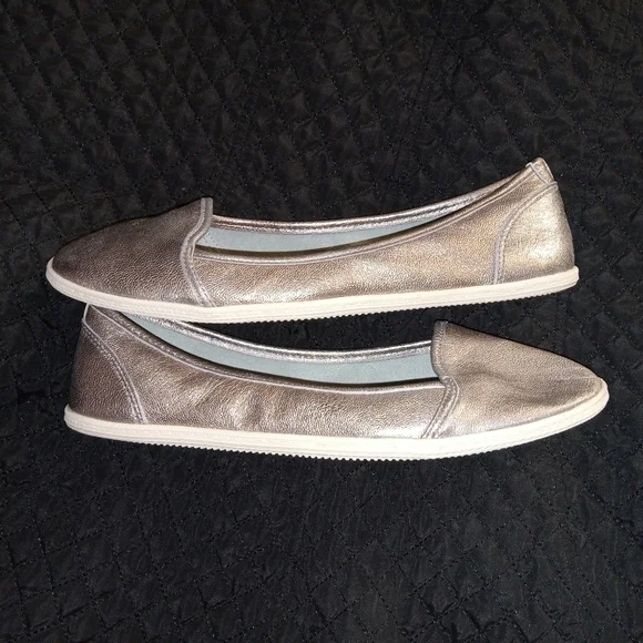 Dolce Vita Silver Solaman Suede Flats sz 9.5 - Picture 8 of 11